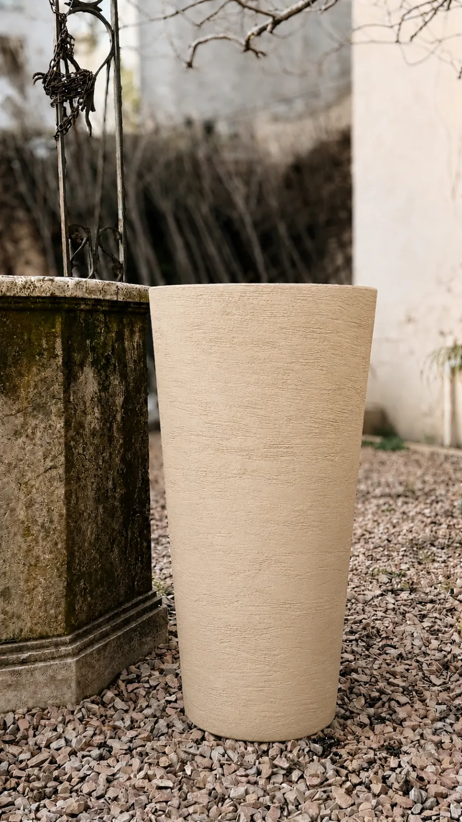 Maceta Cono Rotomoldeada - maceta beige
